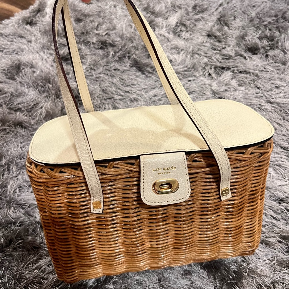 Kate Spade wicker basket bag. In good condition, no major defects